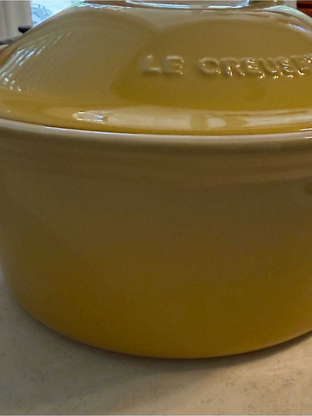 Le Creuset RARE 3 Quart round Casserole QUINCE (Yellow) NWT - Picture 8 of 8